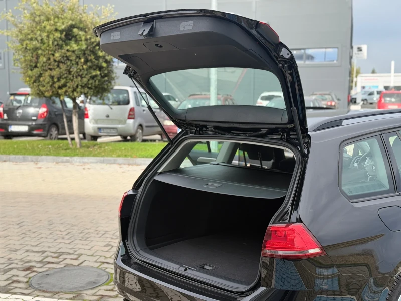 VW Golf 1.6TDI* НАВИ* КОЖА* МАСАЖ* ГЕРМАНИЯ* КАТО НОВА* * , снимка 7 - Автомобили и джипове - 52455047