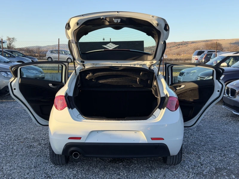 Alfa Romeo Giulietta 1.4Ti Bella, снимка 10 - Автомобили и джипове - 53075071