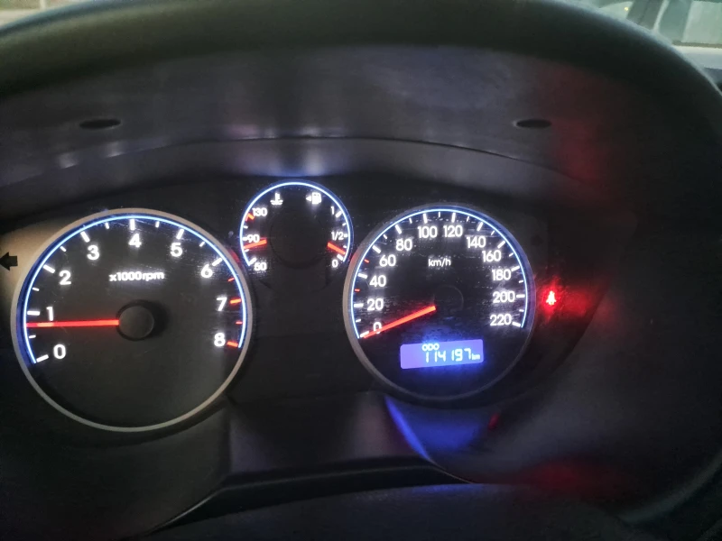 Hyundai I20 1.3i  SPEZIALL, снимка 11 - Автомобили и джипове - 53283731