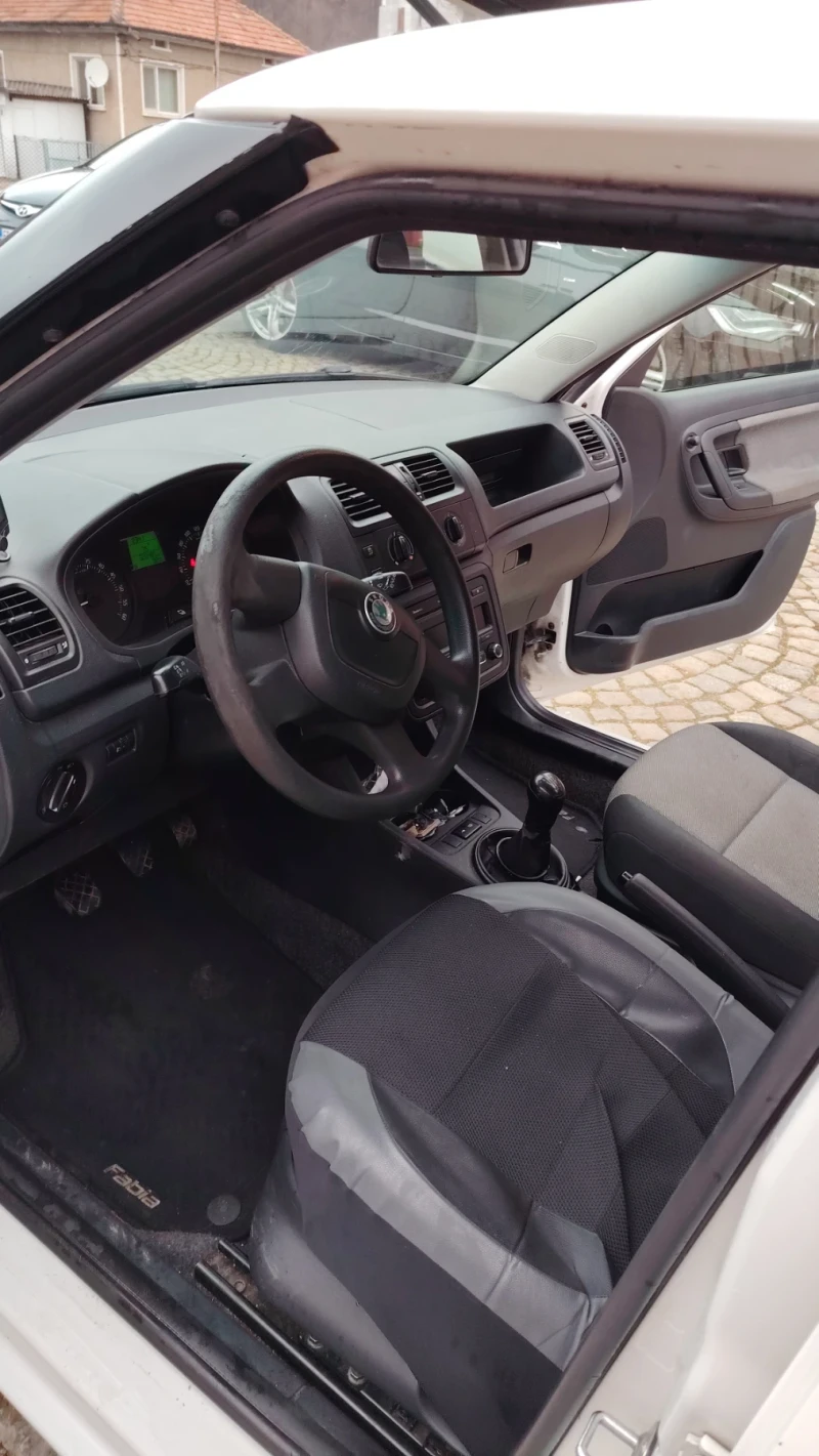 Skoda Fabia, снимка 5 - Автомобили и джипове - 53306860