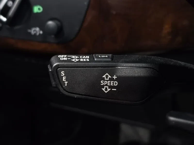 Audi A4 2.0 TFSI Premium - САМО 30% АВАНС, снимка 13 - Автомобили и джипове - 56253842