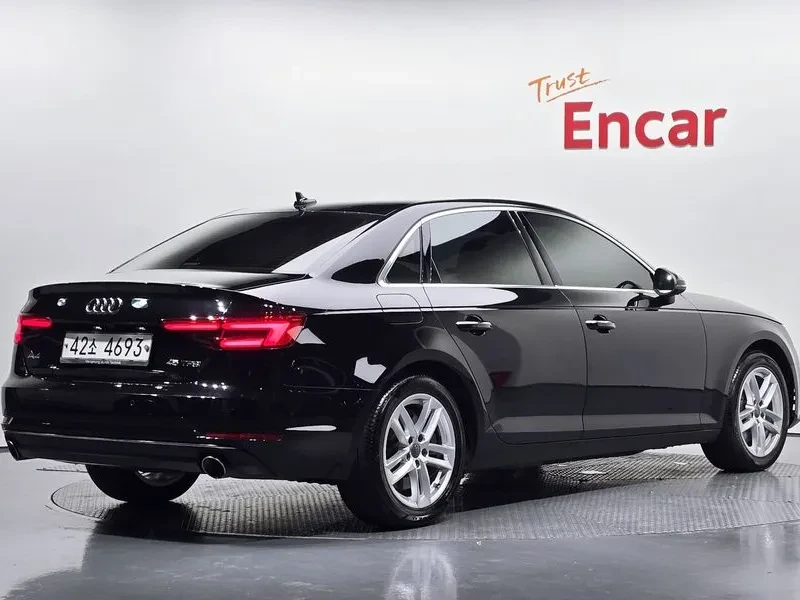 Audi A4 2.0 TFSI Premium - САМО 30% АВАНС
