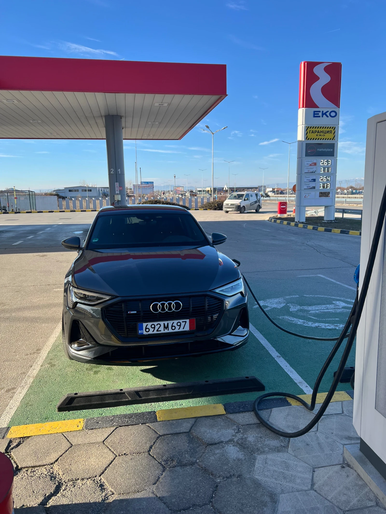 Audi E-Tron Audi E-tron 50 quattro 3x S-Line HeadUp | Mobile.bg — изображение 17