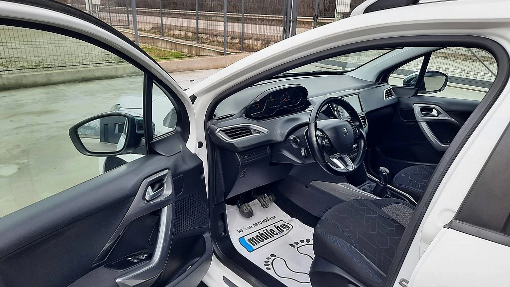 Peugeot 2008 1.2* * * STYLE* * * ЛУКС, снимка 10 - Автомобили и джипове - 52624458