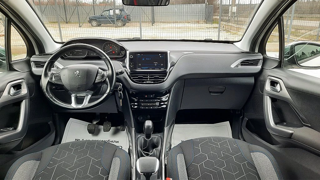 Peugeot 2008 1.2* * * STYLE* * * ЛУКС, снимка 9 - Автомобили и джипове - 52624458