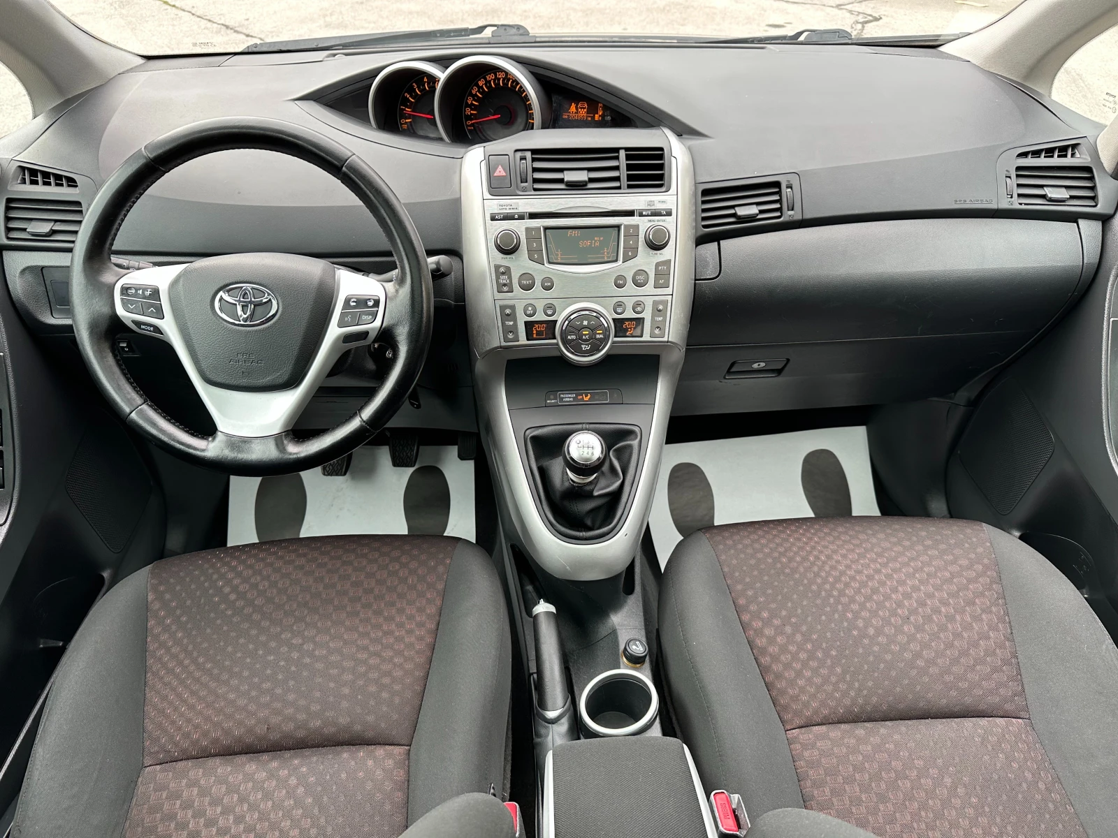 Toyota Verso  6 /2.0d4d 126.  | Mobile.bg   11