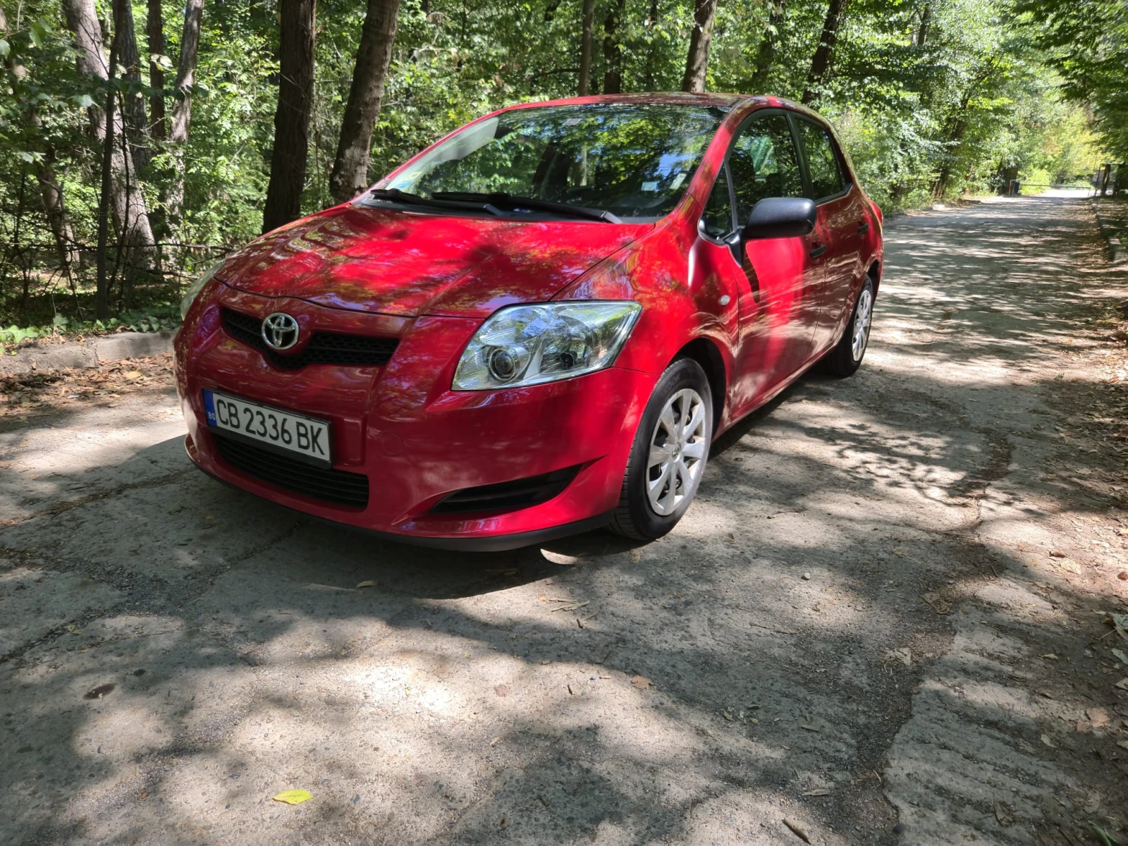 Toyota Auris 1.4 D-4D - изображение 2