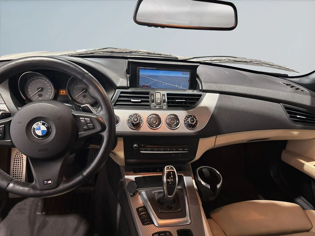 BMW Z4 sDrive35is* Roadster* RWD* АвтоКредит* (ЦЕНА ДО БГ - изображение 6