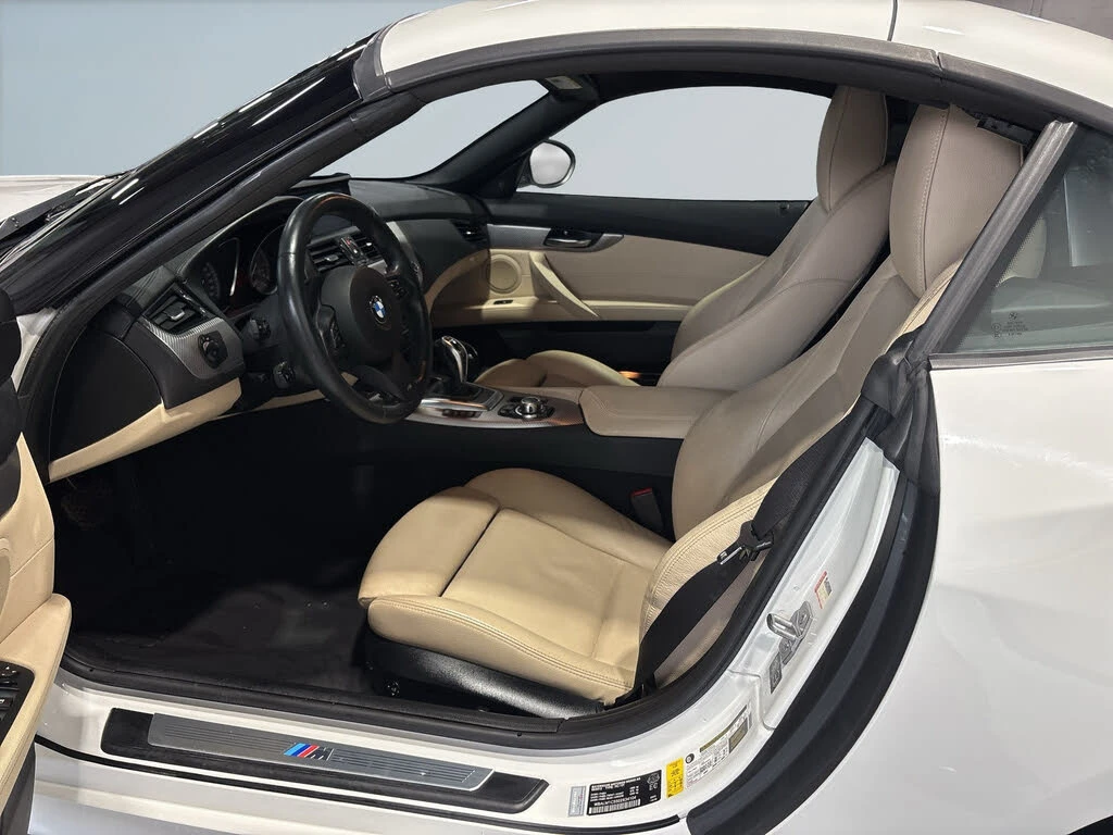 BMW Z4 sDrive35is* Roadster* RWD* АвтоКредит* (ЦЕНА ДО БГ - изображение 9