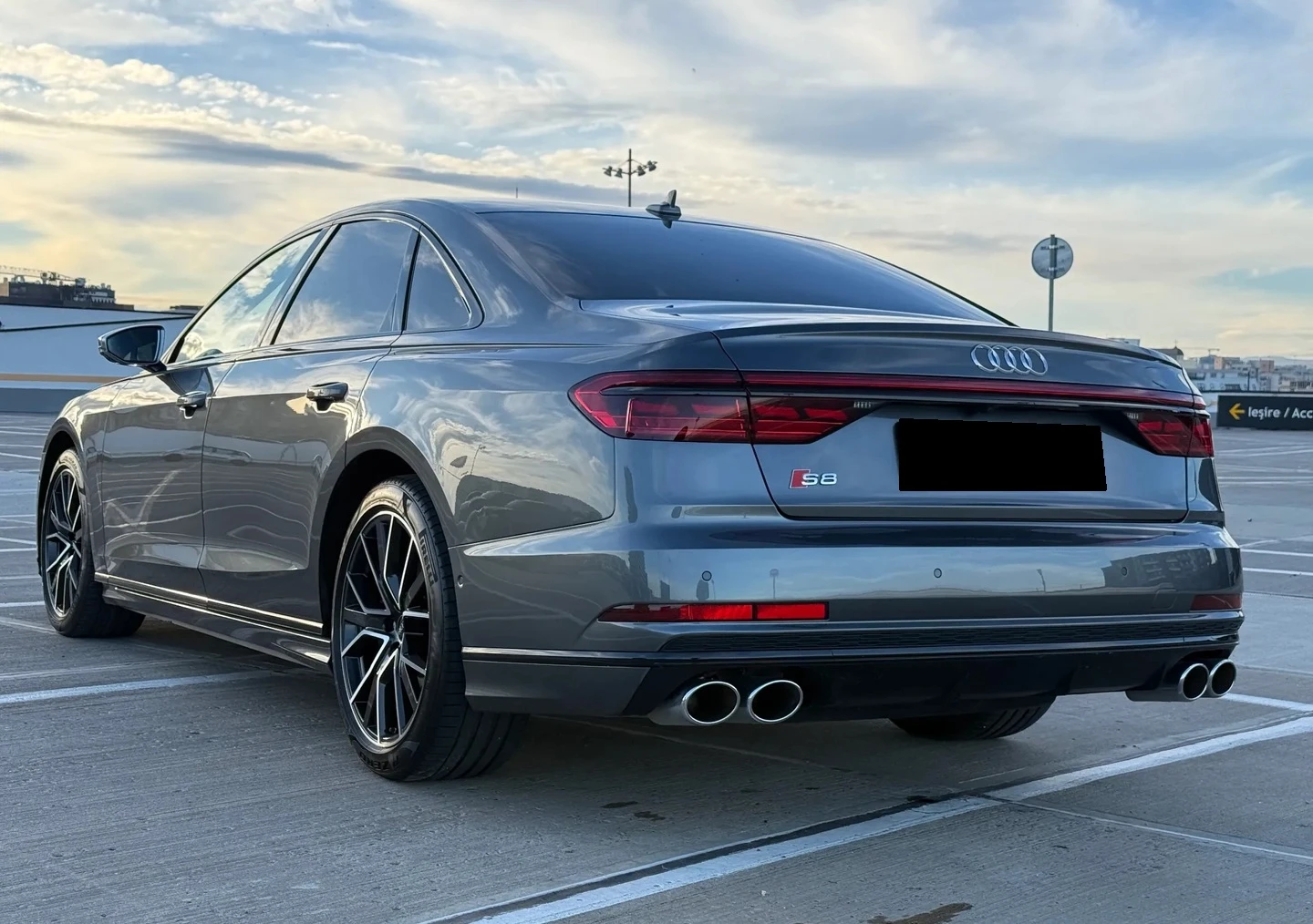 Audi S8 4.0TFSI Quattro - изображение 2
