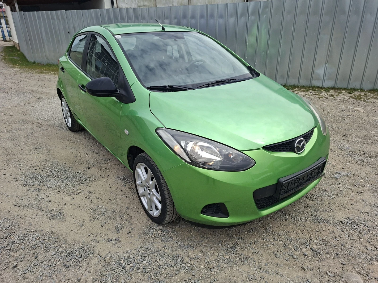 Mazda 2, снимка 8 - Автомобили и джипове - 54213666