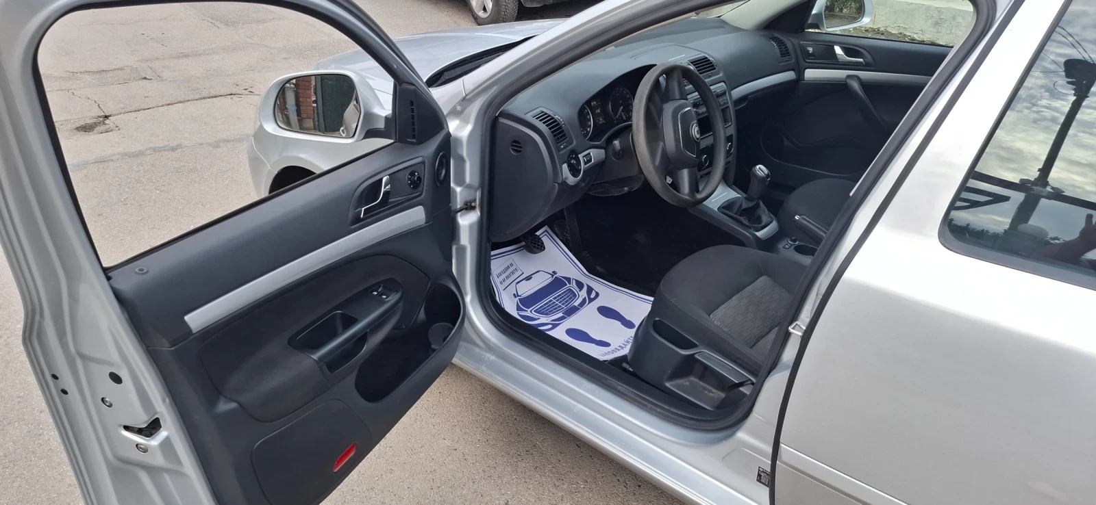 Skoda Octavia 1.6TDI 105 155000KM , снимка 5 - Автомобили и джипове - 54504630