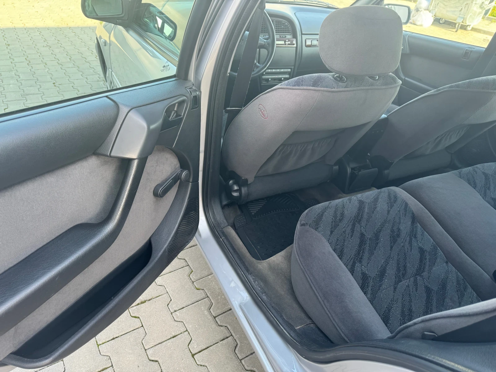 Citroen Xantia 2.0 HDI , снимка 12 - Автомобили и джипове - 54810205