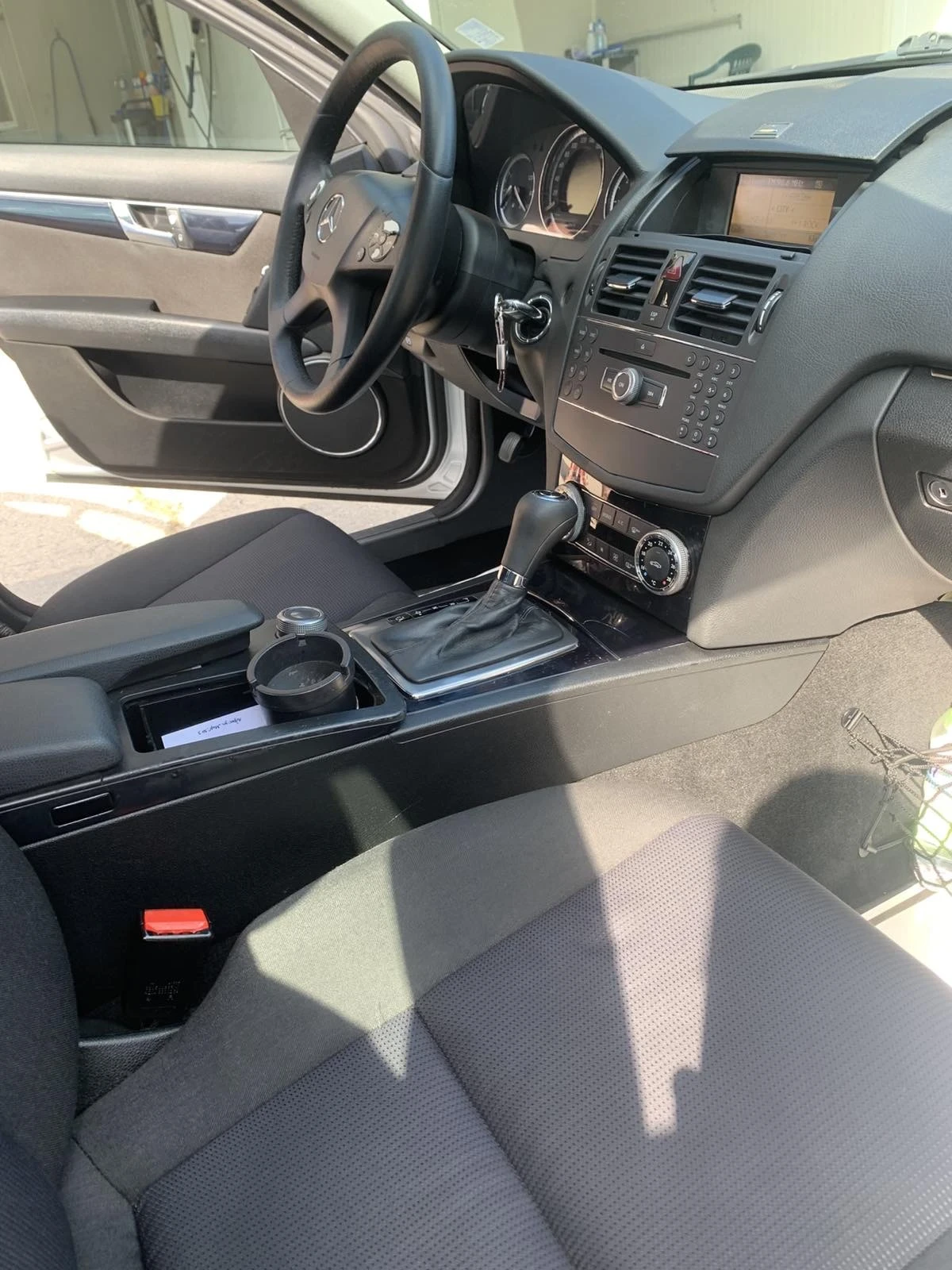 Mercedes-Benz C 220 Sedan, снимка 9 - Автомобили и джипове - 54916016