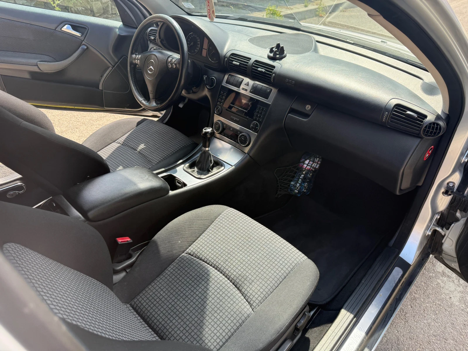 Mercedes-Benz C 220, снимка 5 - Автомобили и джипове - 55529497