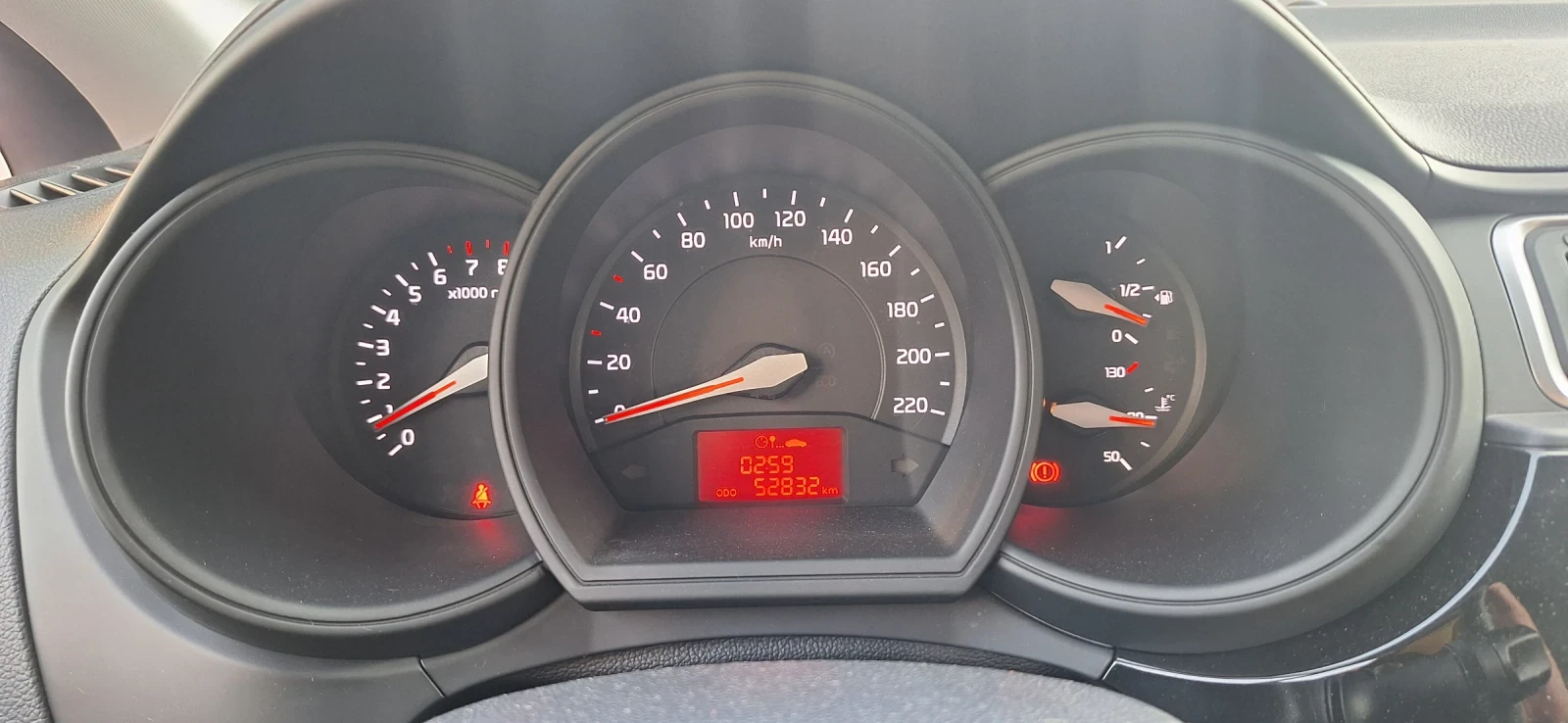 Kia Rio 1.4 i.52000km.Швейцария., снимка 10 - Автомобили и джипове - 55618125