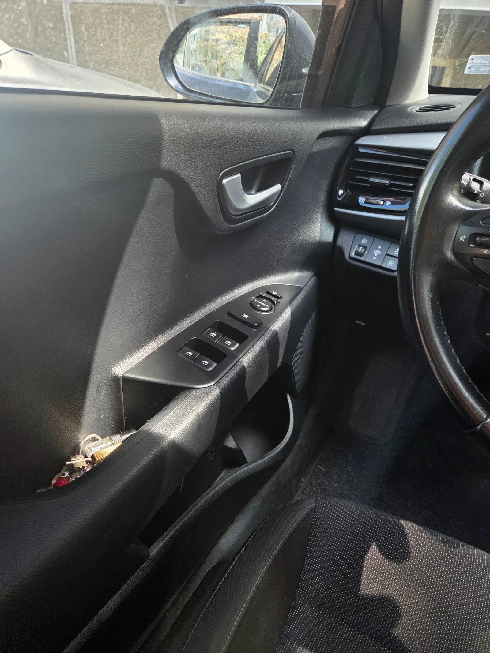 Kia Rio 1.4 MPI 100 hp, снимка 10 - Автомобили и джипове - 55962609