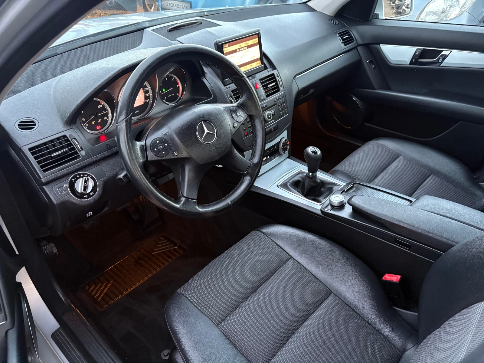 Mercedes-Benz C 220 170кс AVANTGARDE 210.000 КМ, снимка 8 - Автомобили и джипове - 56152795