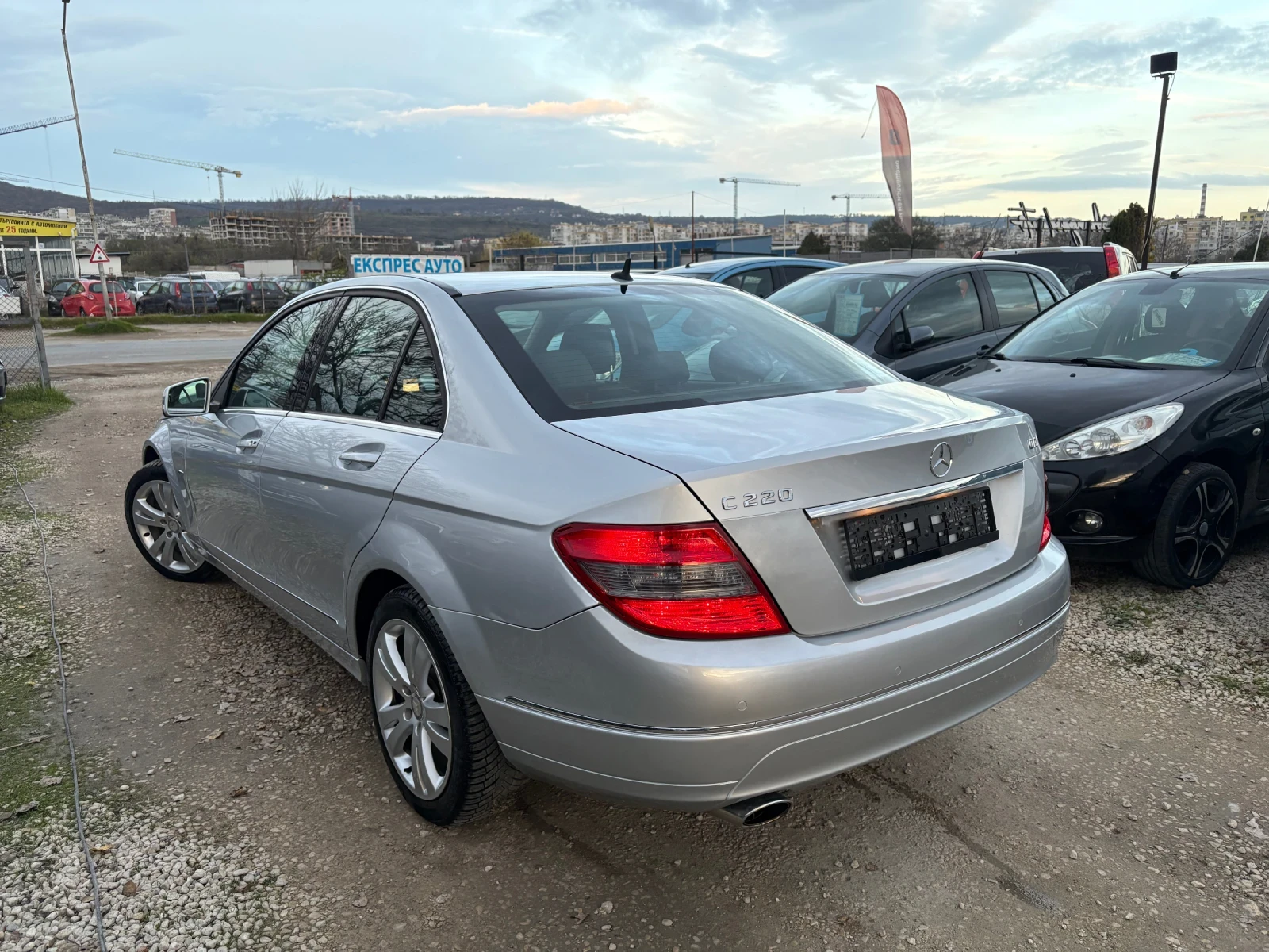 Mercedes-Benz C 220 170кс AVANTGARDE 210.000 КМ, снимка 5 - Автомобили и джипове - 56152795