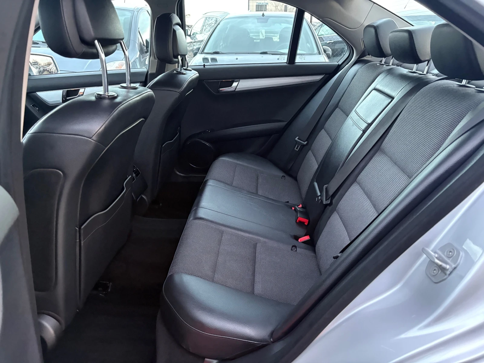 Mercedes-Benz C 220 170кс AVANTGARDE 210.000 КМ, снимка 13 - Автомобили и джипове - 56152795