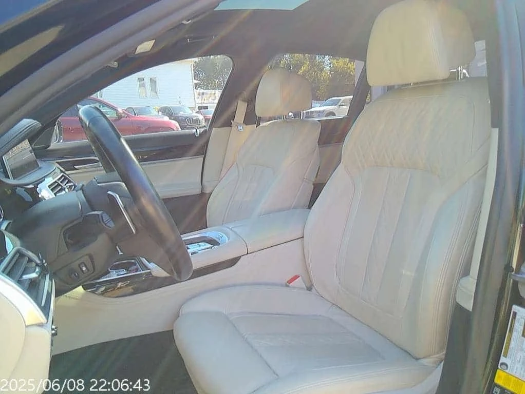 BMW 750 xDrive EXCECUTIVE/M Sport Package  CARFAX | Mobile.bg � ����������� 11