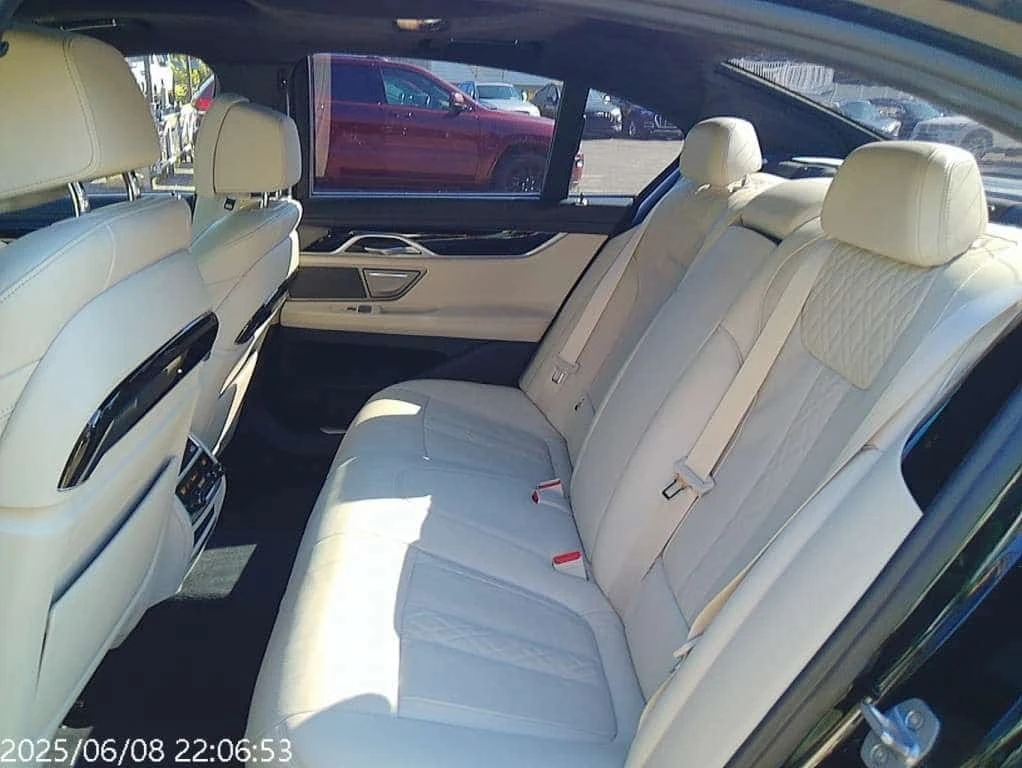 BMW 750 xDrive EXCECUTIVE/M Sport Package  CARFAX | Mobile.bg � ����������� 12