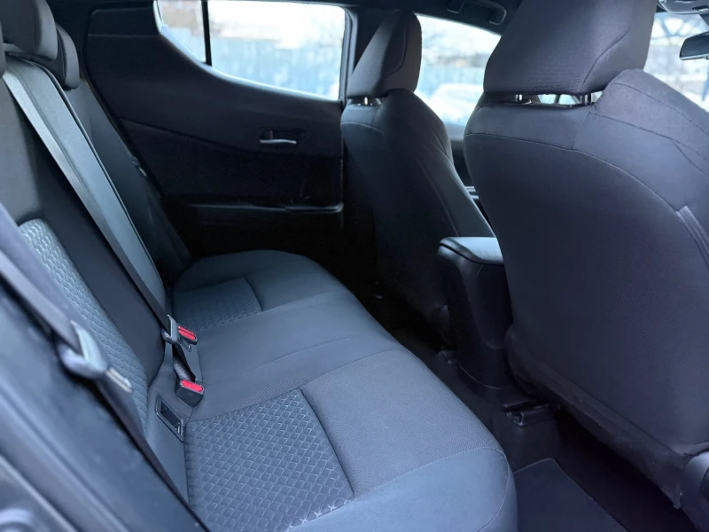 Toyota C-HR 1.8 HYBRID 122ps. ГАРАНЦИЯ! СОБСТВЕН ЛИЗИНГ/БАРТЕР, снимка 9 - Автомобили и джипове - 52538802