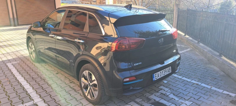 Kia Niro 2022, снимка 4 - Автомобили и джипове - 52708857