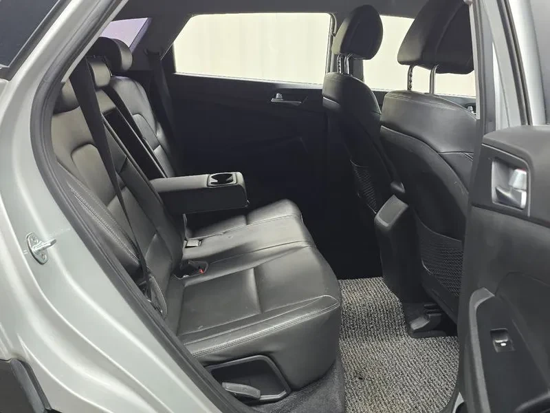 Hyundai Tucson 2.0 4Wd Style, снимка 12 - Автомобили и джипове - 53563055