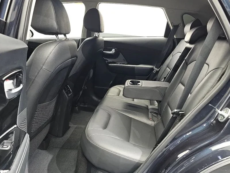Kia Niro Prestige, снимка 11 - Автомобили и джипове - 56725985