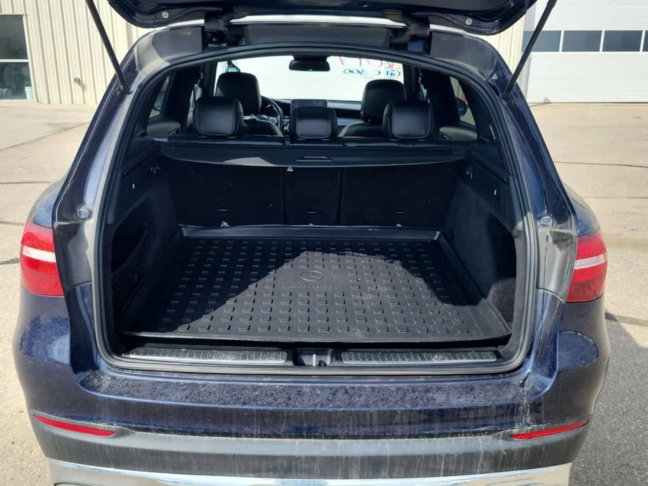 Mercedes-Benz GLC 300 4MATIC* PANORAMA* ПОДГРЕВИ* KEYLESS* , снимка 13 - Автомобили и джипове - 54473529
