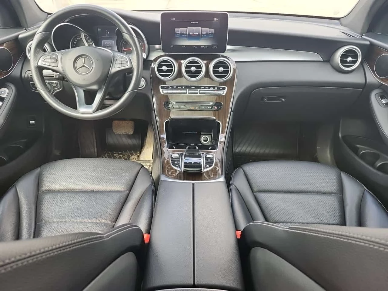 Mercedes-Benz GLC 300 4MATIC* PANORAMA* ПОДГРЕВИ* KEYLESS* , снимка 10 - Автомобили и джипове - 54473529