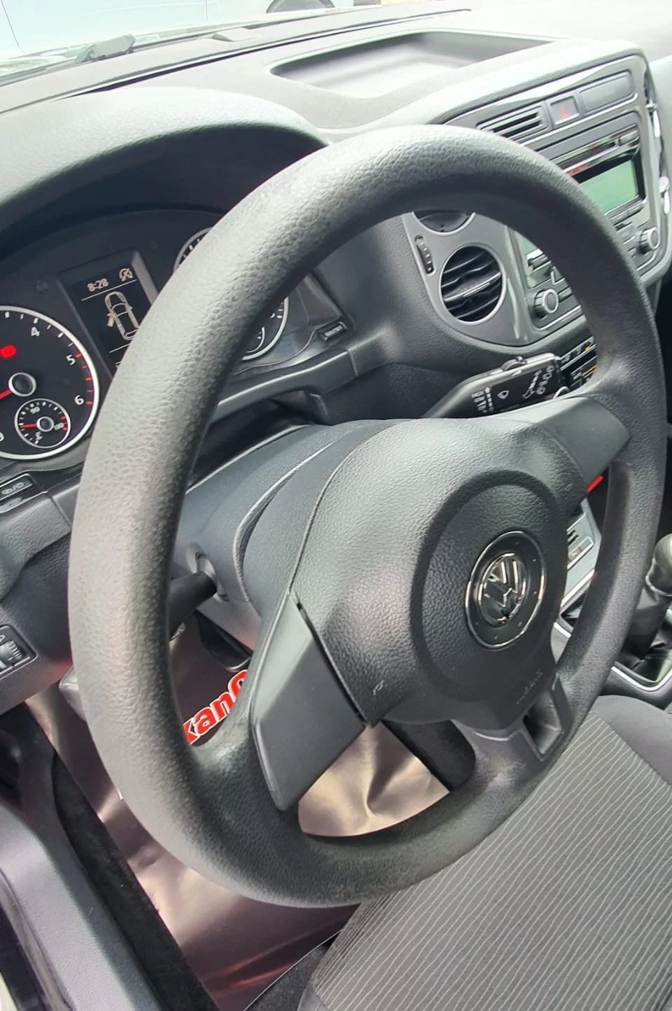 VW Tiguan 2.0 TDI BlueMotion FaceLift, снимка 10 - Автомобили и джипове - 54636949