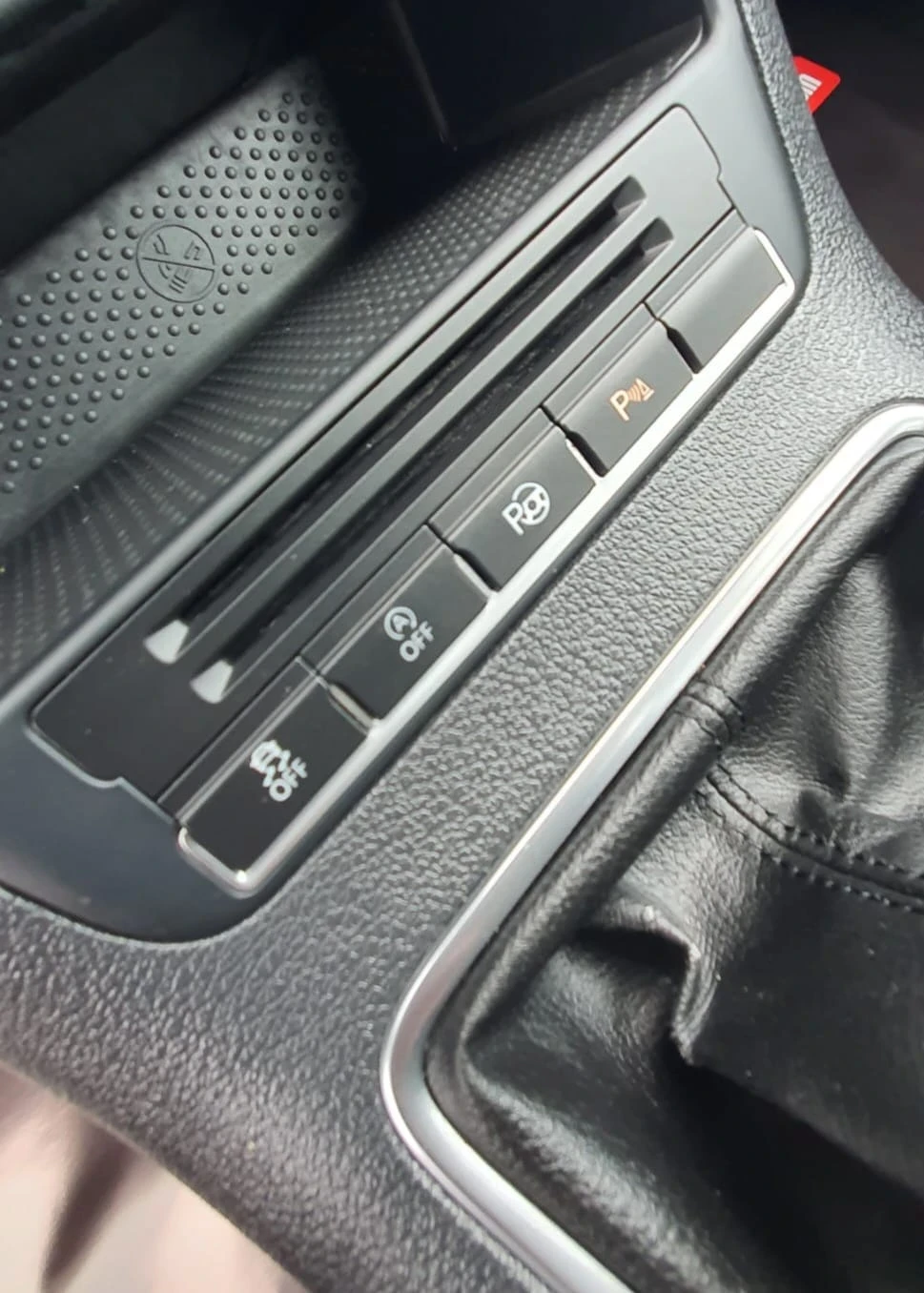 VW Tiguan 2.0 TDI BlueMotion FaceLift, снимка 12 - Автомобили и джипове - 54636949