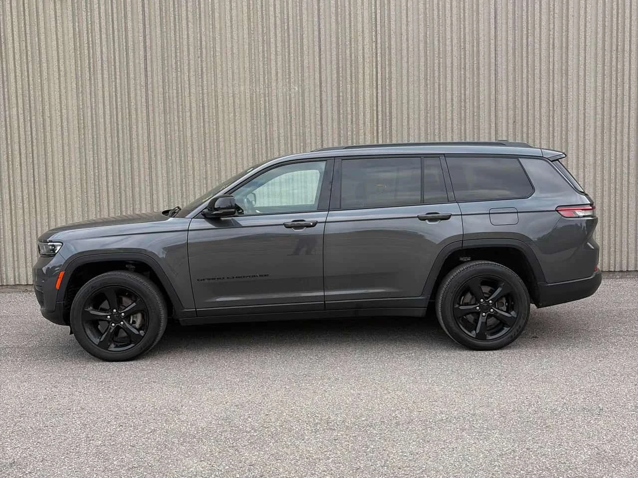 Jeep Grand cherokee * Altitude * CARFAX * ОПЦИЯ ЗА ФИНАНСИРАНЕ , снимка 2 - Автомобили и джипове - 55467692