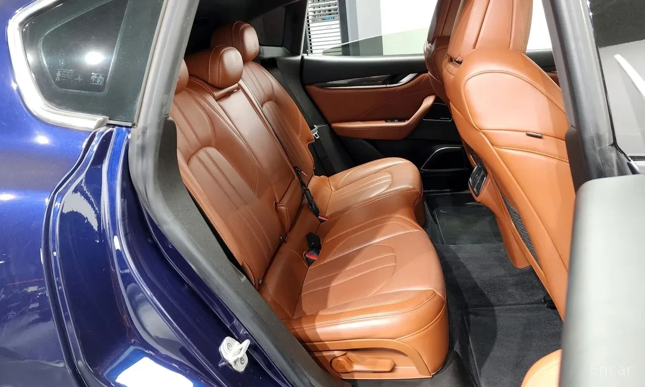 Maserati Levante GranSport* AWD* Обдух* Подгрев* Шибидах* Памет, снимка 15 - Автомобили и джипове - 55754632