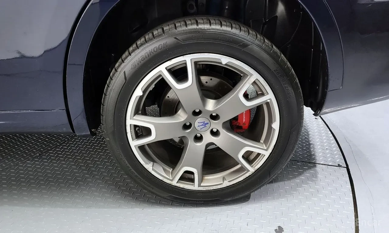 Maserati Levante GranSport* AWD* Обдух* Подгрев* Шибидах* Памет, снимка 17 - Автомобили и джипове - 55754632