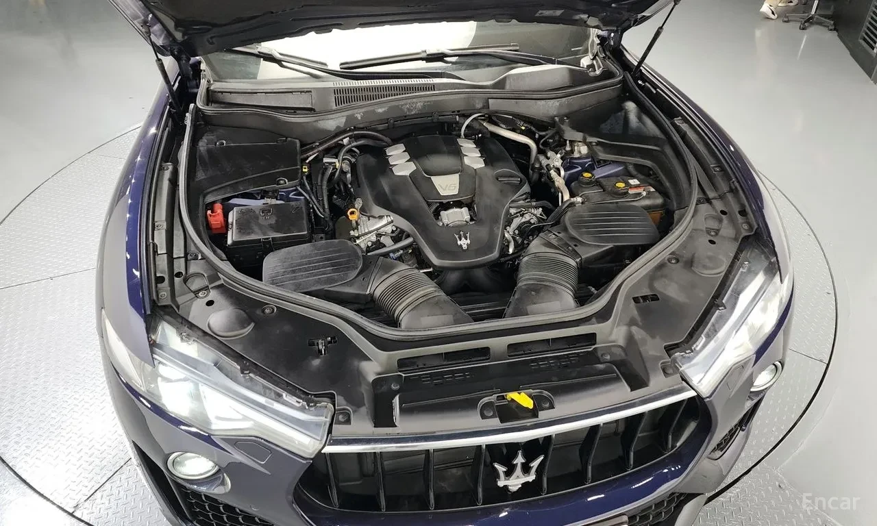 Maserati Levante GranSport* AWD* Обдух* Подгрев* Шибидах* Памет, снимка 5 - Автомобили и джипове - 55754632