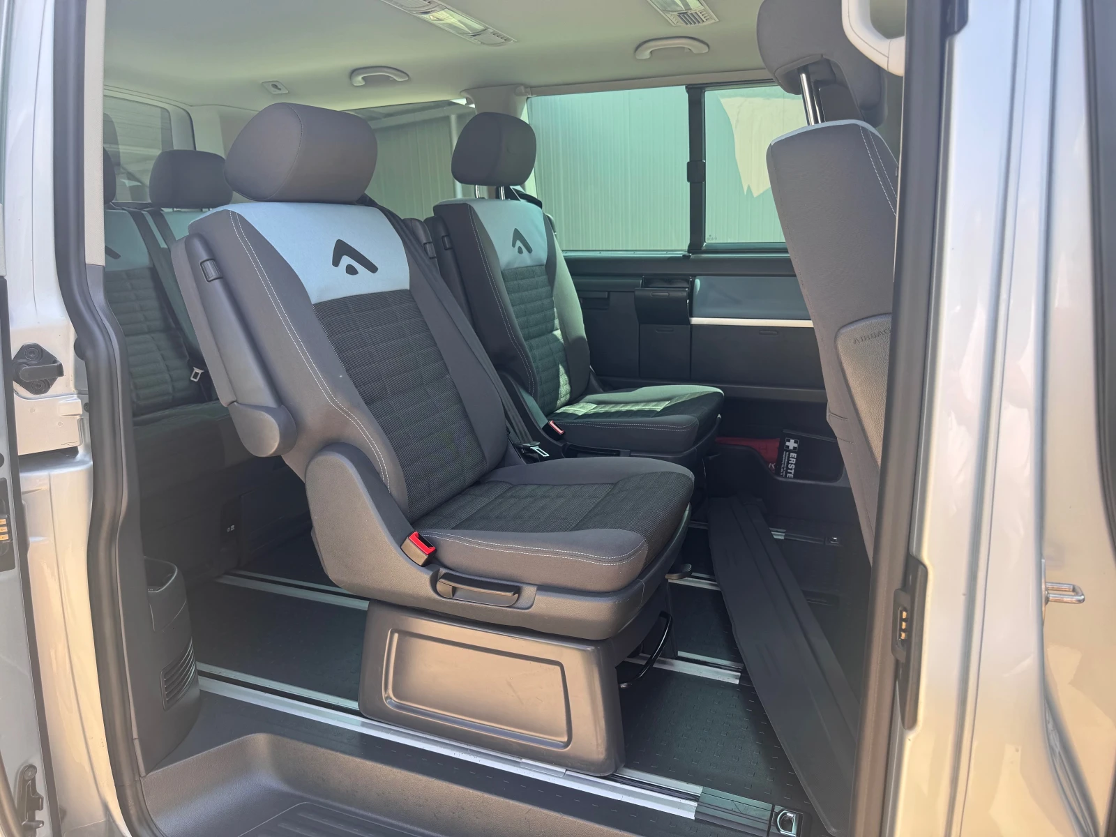 VW Multivan TDI ATLANTIS 259000km.100%, снимка 8 - Бусове и автобуси - 55583811