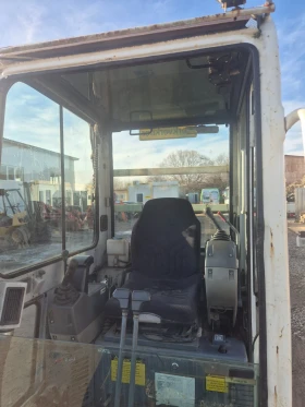 Багер Takeuchi TB016, снимка 5