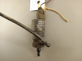 Помпа чистачки Фолксваген Пасат Б5 1.8Т седан