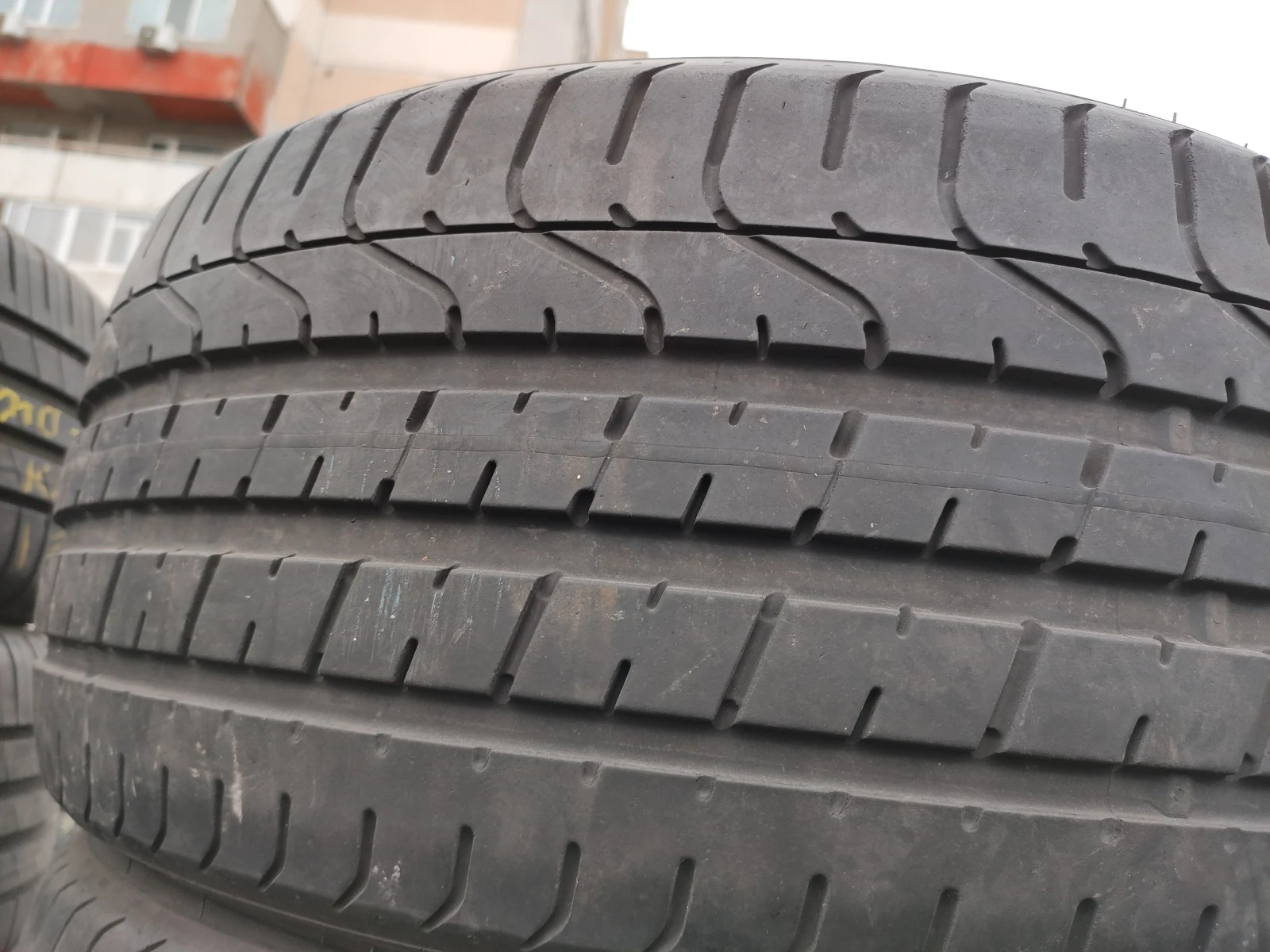 Гуми Летни 235/35R19