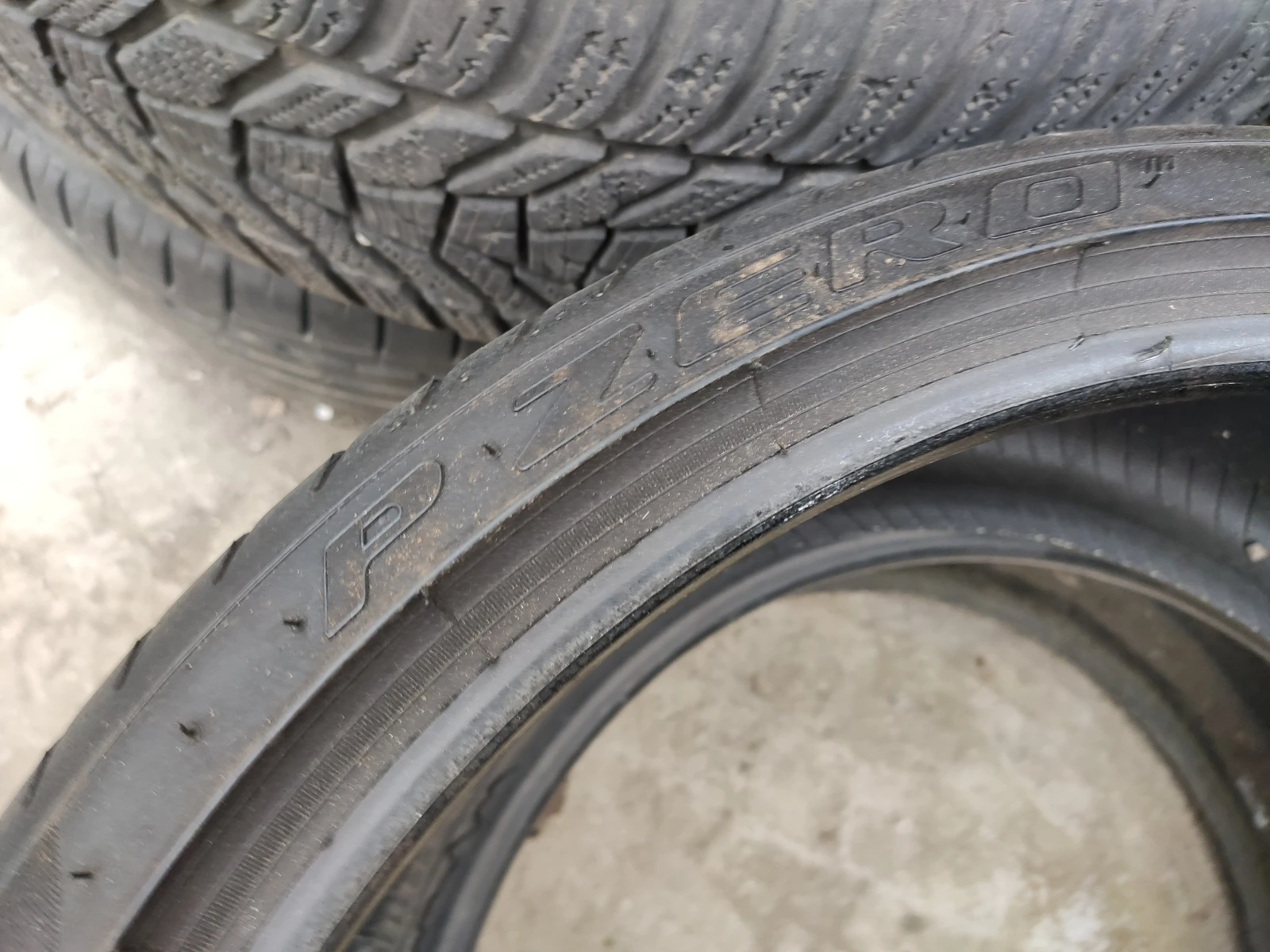 Гуми Летни 235/35R19, снимка 9 - Гуми и джанти - 55272491