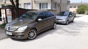 Mercedes-Benz B 180, снимка 1