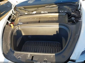 Tesla Model Y Long Range Dual Motor All-Wheel Drive, снимка 10