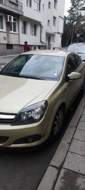 Opel Astra GTC 1.6 LPG първи собственик , снимка 2