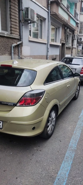 Opel Astra GTC 1.6 LPG първи собственик , снимка 3