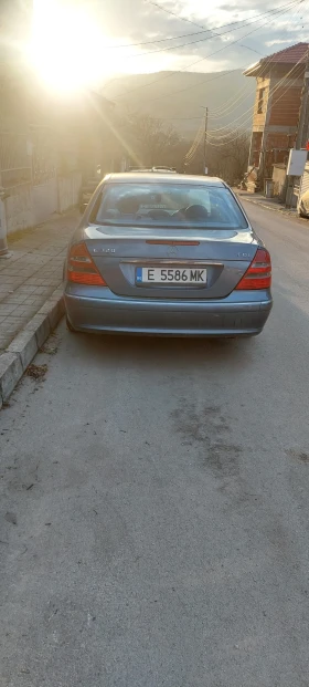 Mercedes-Benz E 320, снимка 2