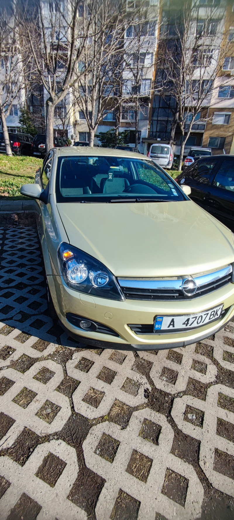 Opel Astra GTC 1.6 LPG първи собственик 