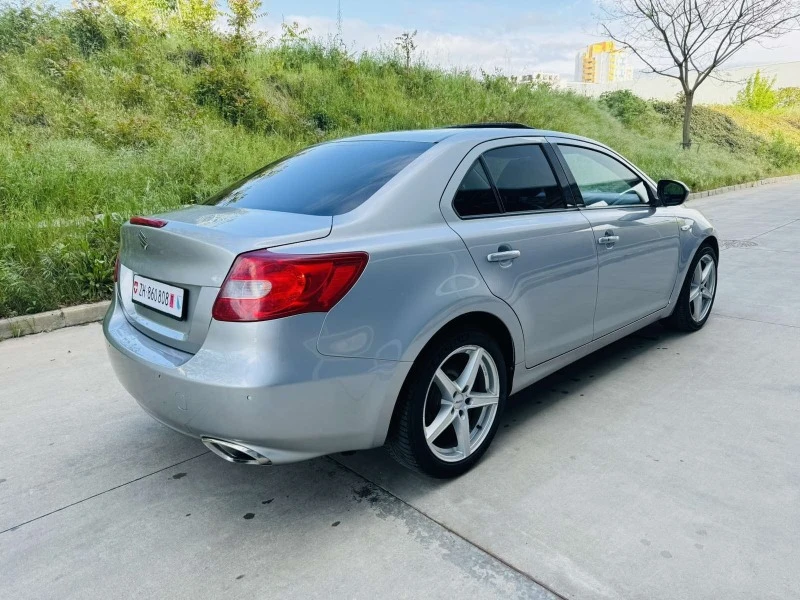 Suzuki Kizashi 2.4GL 4WD, снимка 5 - Автомобили и джипове - 47433467